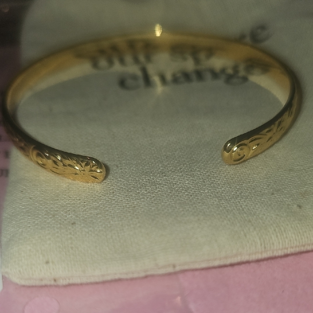 Our Spare Change NWT Gold Floral Cuff Bracelet - Picture 4 of 5